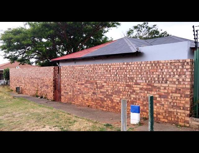 2 BEDROOM PROPERTY TO RENT IN NEWLANDS